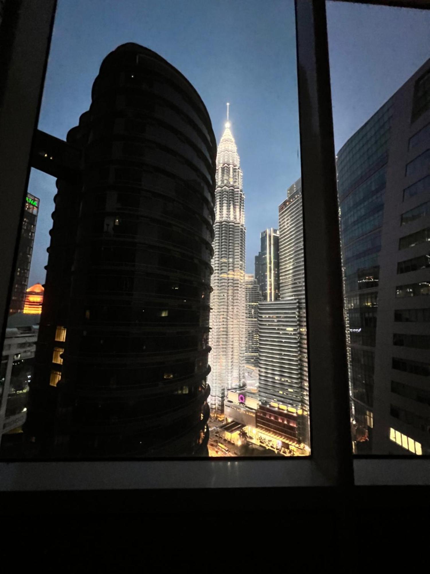 Sky Suites At Klcc By Mitstay Kuala Lumpur Exterior foto