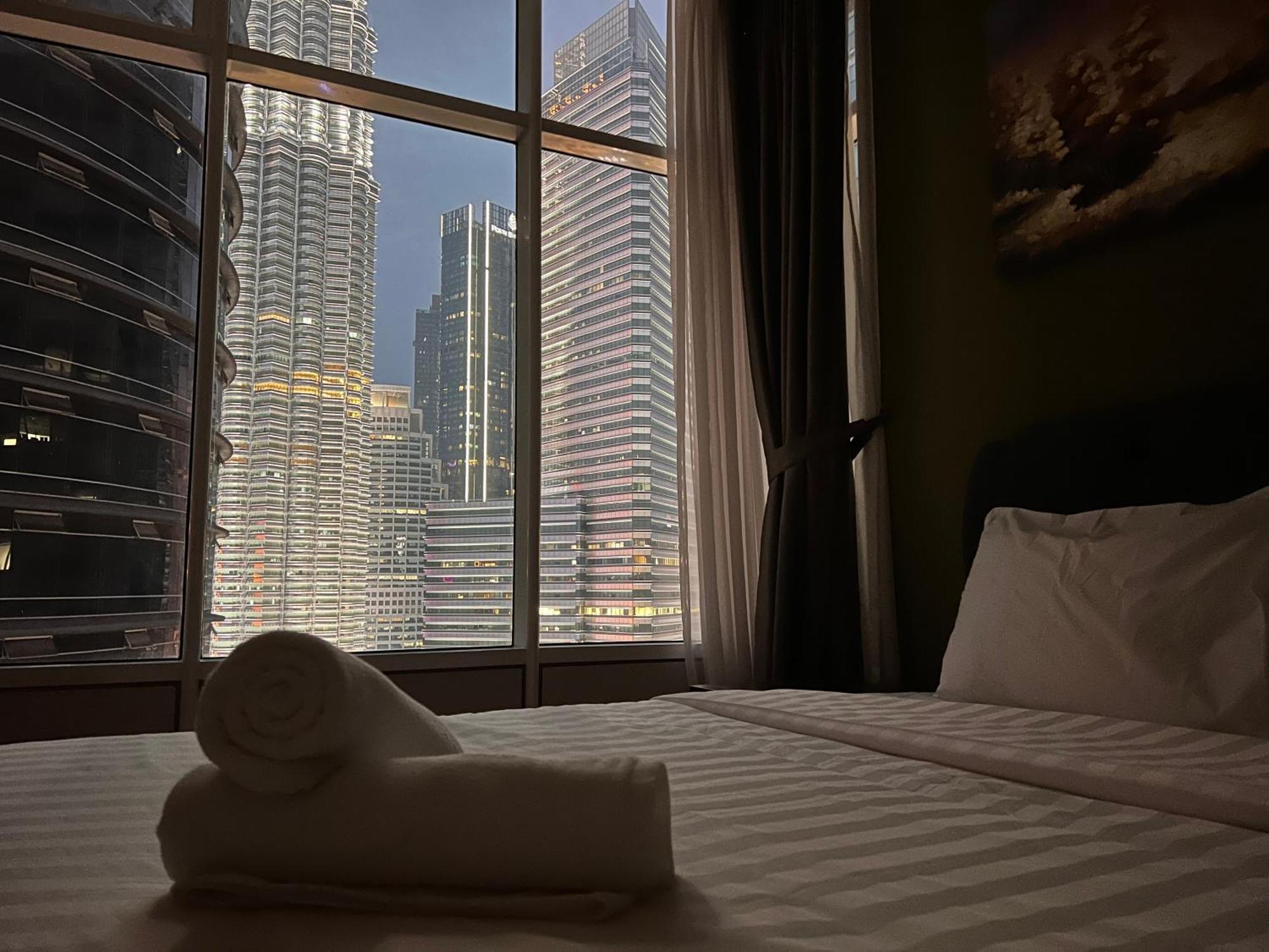 Sky Suites At Klcc By Mitstay Kuala Lumpur Exterior foto