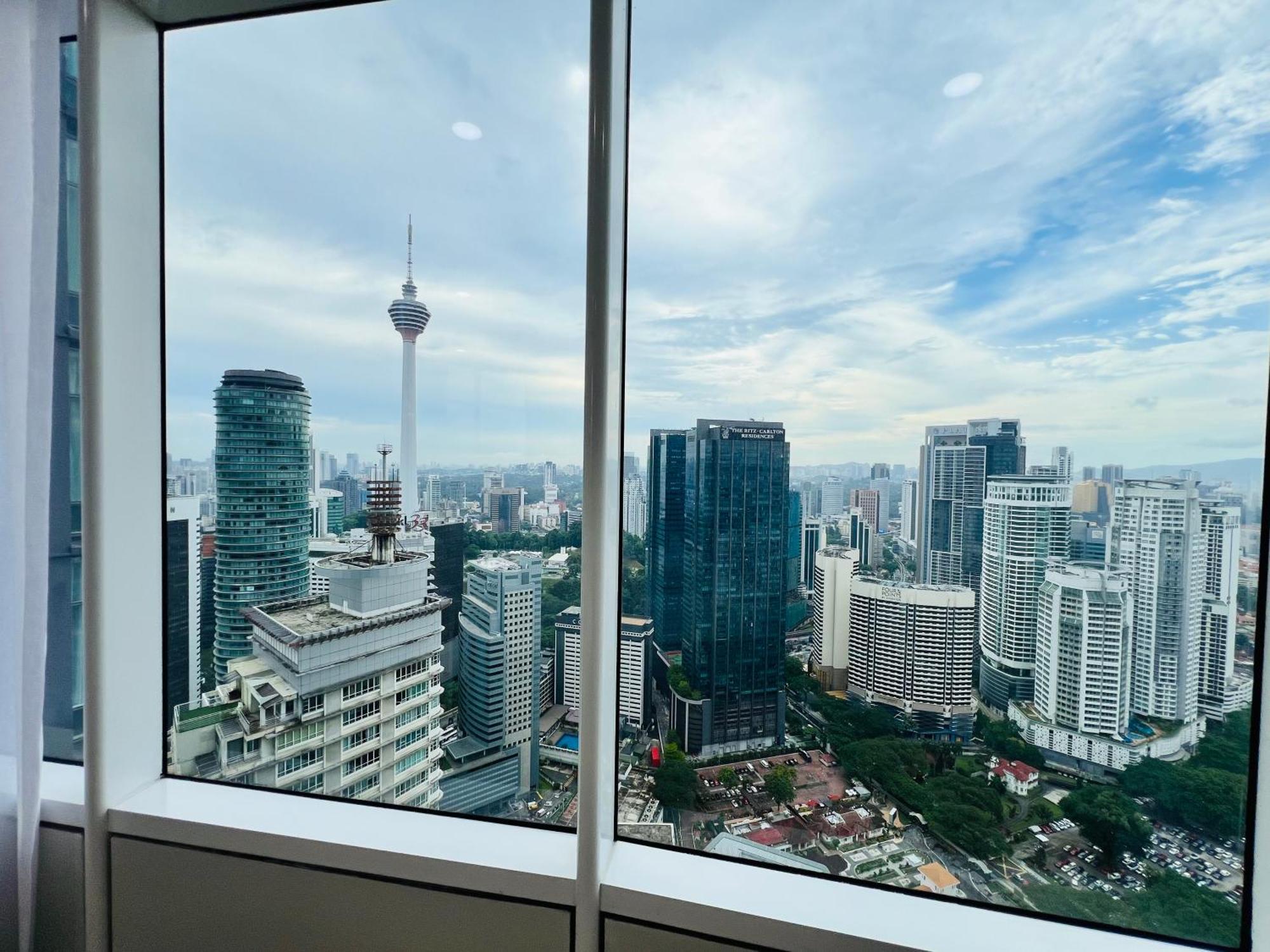 Sky Suites At Klcc By Mitstay Kuala Lumpur Exterior foto